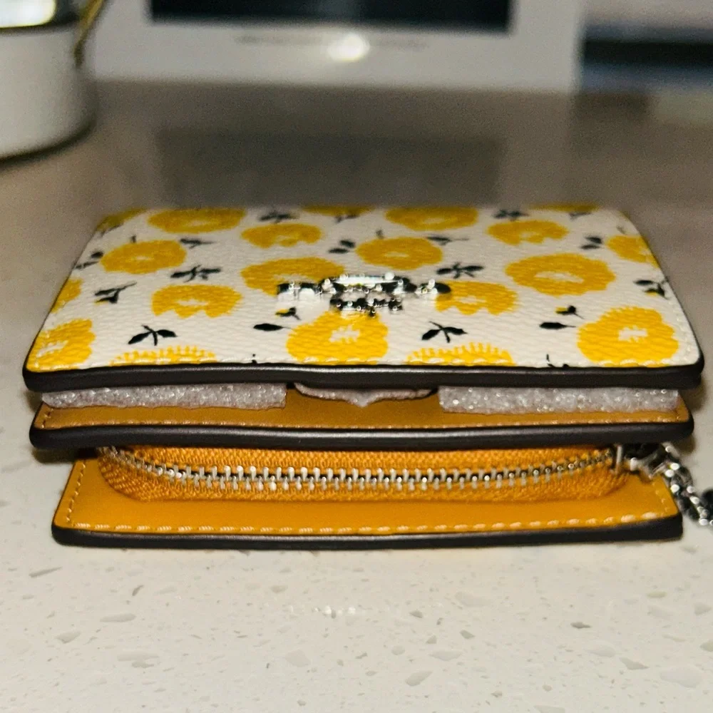 🌼 Coach Buttercup Floral Snap Pastel Wallet NWT
